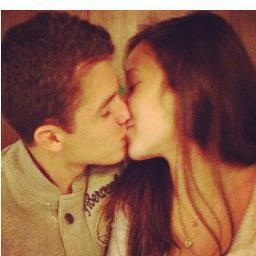 MorelliJoao's profile picture. Eu daria minha vida por você, eu te amo demais meu lindo! ♥ /Te amo meu amor, vc eh tudo pra mim linda e cada dia q passa meu amor por vc aumenta.