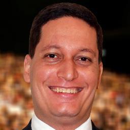 Não há sentido na vida que não passe, primeiro, por encontrarmos nossa própria felicidade. E isto, só depende de nós.