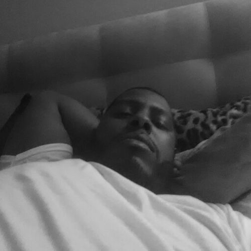 Music Mogul in the making;Music manger of @Reggie_Rock & @Ygcriss90250, new mixtape LOST IN THE MUSIC! CEO of RICH ROCK ENT. If u a fan of good music follow up!