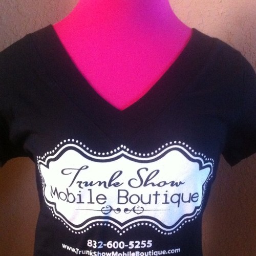 Trunk Show Mobile Boutique is a luxurious boutique fashion show on wheels.  It’s a fabulous “Pop Up” Boutique showcasing the latest fashions and accessories.