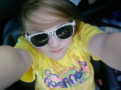 hay! imma Gabriella! imma 12 at bryan middle! i hve a cell so ask fur the # nd hit muh up sum tym! (: