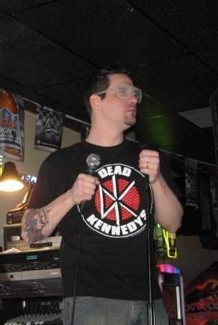 derekforreal1's profile picture. i like things and stuff