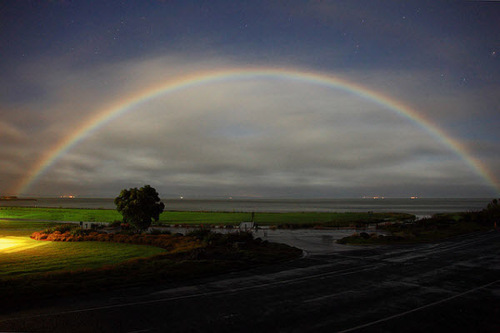 moonbow
bornGeek
