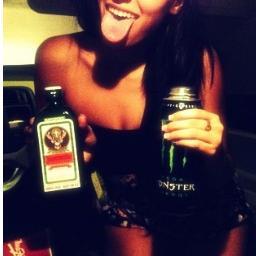 Jagergirlprobs's profile picture. loud and rowdy. And will probably punch you in the face #jagergirlprobs
