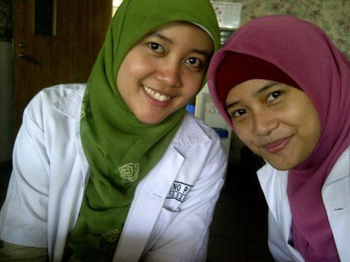 DrprAyu's profile picture. Alumni fk unair 07, love books,music, n cats :) , member of Indonesia Red Crescent