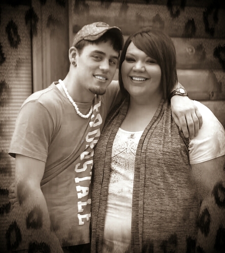 im brittney taken by the most amazing boyy ever ily cody nidiffer him and our kids nevaeh zurie and mason is what makes my life worth living..im beyond blessed