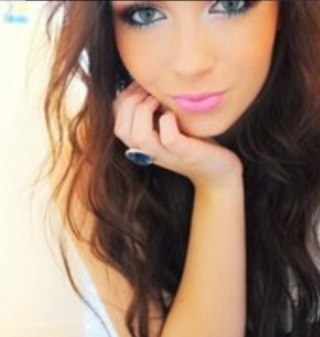 Im 19 (Single) i have a Irish Accent and im fun Funny And im a fan of 1D The wanted Union J And Midnight Red !!! xD