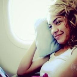 Lua Blanco vc apareceu na minha vida,de uma maneira otima
Pedi pra deus 1 anjo ele me deu 6
E meu amor por vc nao tem palavras para descrever
