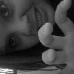 Uma menina meia loka, meia chata  melhor amigah da @heeeygabs_ . fã do  Luan Santana e viciada de chocolate