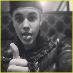 belieber child 3 years ago, my dream is to hug and take a picture with the person I love @ justinbieber

♛ # Swag belieber2012 █ ♥ █ Canadian