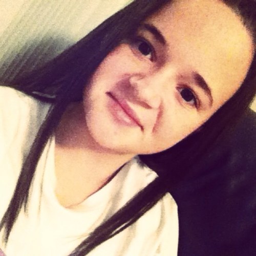 Hi ya! You look lost follow me ☺•January 21st •Australian/Italian •Single ~Summer,tans,vans,boys~