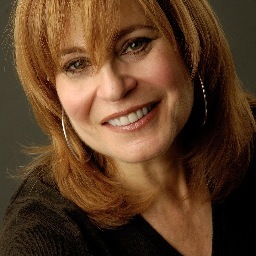 redheadwellread's profile picture. 