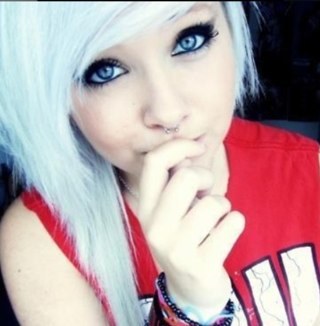 Im 19 and Single !!! Im a fan of 1D and Midnight Red and Union J and The Wanted !!!!
