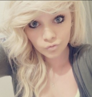 Im 19 , Single , Irish .... Im a fan of The Wanted & Union J & Midnight Red & One Direction !!!! :)