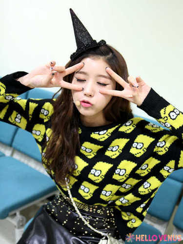 ★ [Verified!] @Juniors_RP I'm 이요영 of 헬로비너스 ★
