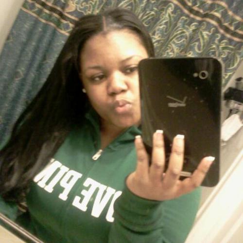 Ima Pretty Bad Biitch.....Ima TeamDeWayne Carter.Sooon to be Mrs.Carter. ;) Im Loyal Respectful Great to be around. Im a Family person.They all ways cum First.