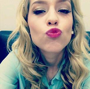 MeninaDaSophiia's profile picture. 