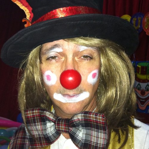 Soy su padre...y estoy jodido. Contratame te llevo las sillitas,pastel,invitaciones y DJ claudia en las tornamesas
