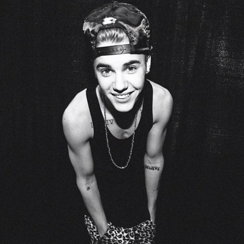 falsejbiebs's profile picture. 