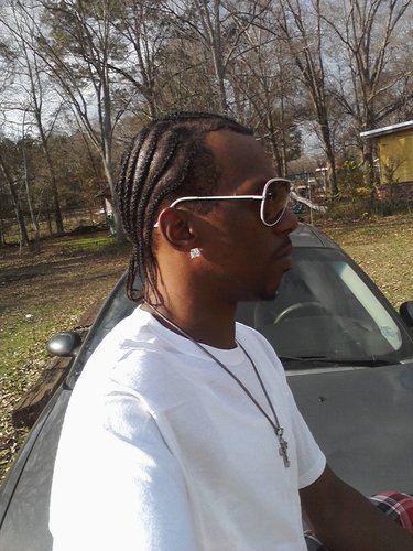 antoniomoore52's profile picture. 