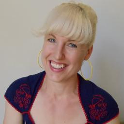 Digital strategist, pop culture vulture, fashion and food enthusiast, mother... and other.