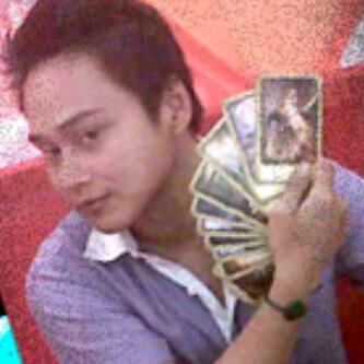 Penyanyi tenor yang biasa baca partitur,TAROT,Palmistry,Aura wajah|21657E24||