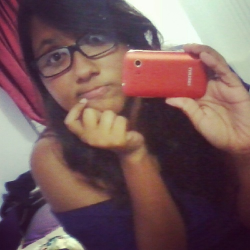sou ignorante : Tudo depende de vc.
tudo oke me deseja ti desejareii em dobroo. sz' beiijoo de glos *--*