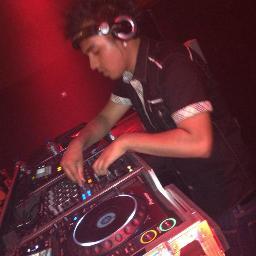 Dutch DJ who likes to make the people go crazy !!
