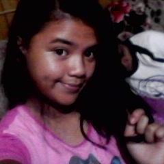 Follow @NiallsMyyPrince , she follows back , just tell her ^_^ xD