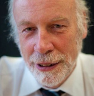 Sterke mening, werkend na vervallen pensioen, goochel liefhebber. Werkt over de hele wereld.