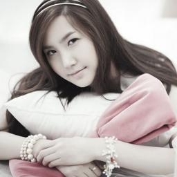 [V] @_fyclosed ~ 94L ~ I'm a bit fat but keep cutie ;)