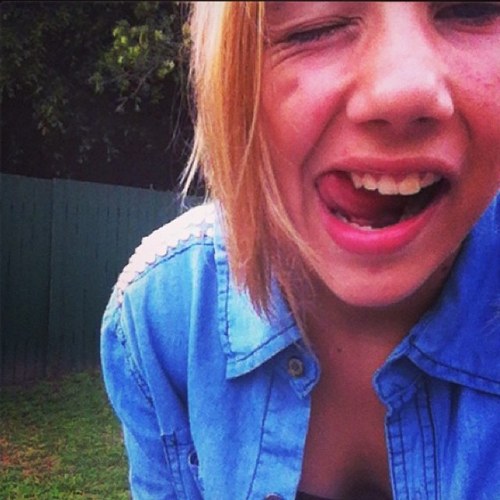 Follow me, you know you want to ;)
Luke Howell follows me !
Reece Mastin&Johnny Ruffo are perfect!