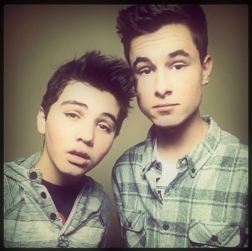 i'm a redling and a lawlorff :) brazilian. reed followed me on 11/01/13 :D https://t.co/JaFB4Yle