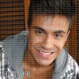 o que eu quis era poder te ter um pouco mais aqui, bem perto do meu peito e ver vc sorrir      ♫