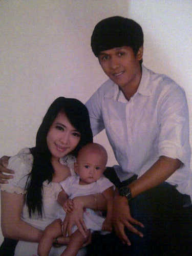 Selalu berusaha jadi yg terbaik  untuk suami & anak (˘▿˘ʃƪ)  ,