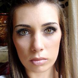 NandaReginato's profile picture. Estudante de Pedagogia, professora, gremista e gaúcha!