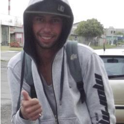 Vamos viver nossos sonhos, temos tao pouco tempo. A vida me ensinou a nunca desistir, nem ganhar nem perder mais procurar evoluir.
do Rodrigo Silveira ♥