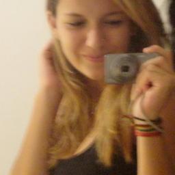 Ariana, 1996; ciumenta; chata; amiga; conselheira; minha meta é ser feliz
  ՏՁ ,*