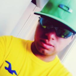 Tenha Fé Em Deus,Por q Ele é Justo !
Humildade Aqui Se Conquista,
MC & DJ,Sincero e um Pouco Chato rsrs.
Sonhador e Persistente...