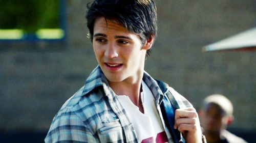 5th year Gryffindor | Muggle born | I'm the awkward gamer dude | Some say I've lost my mind, some say I never had it |