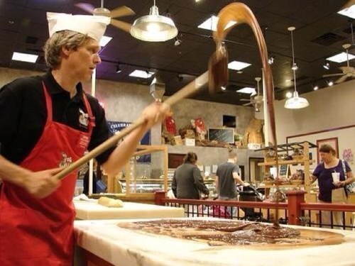 Home of Kansas City FudgeTM, 200+ hand made Swiss Chocolate confections, imported French Macarons. Since 1983 - Chocoholics welcome!