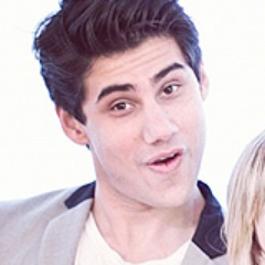 WeFansBrianC's profile picture. É, você me faz acreditar nos meus sonhos, por isso gosto de ti. E é por isso que estou aqui. Meu lado B! ♥