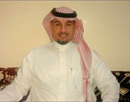 مازلت أتعلم في مدرسة الحياة وأتمنى أن أرضي ذائقة من شرفني بالمتابعه.