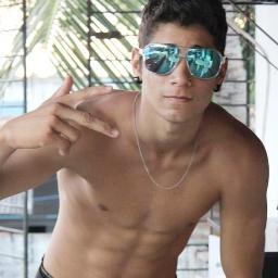 Para de me Stalkear e segui logo !  :)
