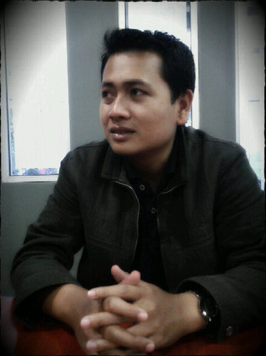 Manusia biasa yg selalu ingin mempunyai niat baik, tujuan baik dan upaya yg baik pula.