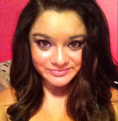 Tiny|future teen mommy|baby baking for 1 more months|single|friendly|loving|real|hit that follow button(: