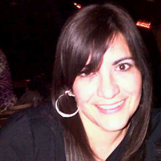 Amigable,sincera,fregona.Me encantan los aromas de Victoria Secrets...