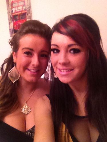 Well im 18, I have got to love a good night out with the lads & lasses. Thats me sumed up in one really :L