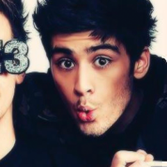 1/5 da One Direction. Sou lindo, sou gostoso, sou divo e sou vida loka [twitter de humor]