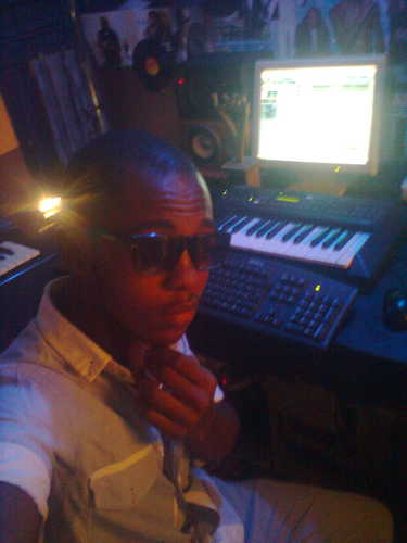 I ball hard.so try to find ur space.peace!!!